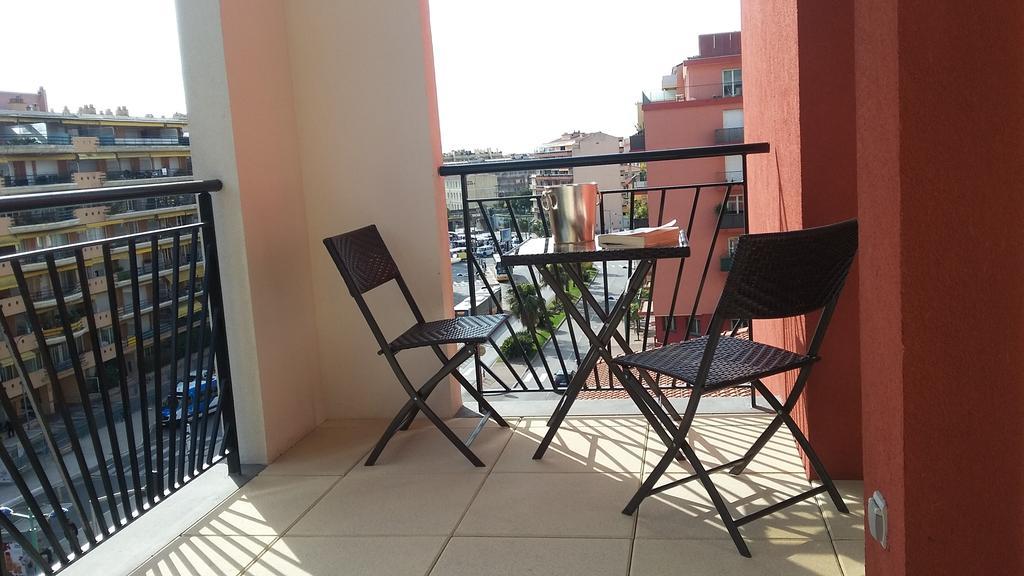 Appartement Lilla By Connexion Mentone Esterno foto